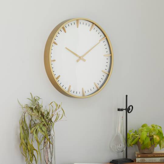 CosmoLiving by Cosmopolitan White Glass Contemporary Wall Clock